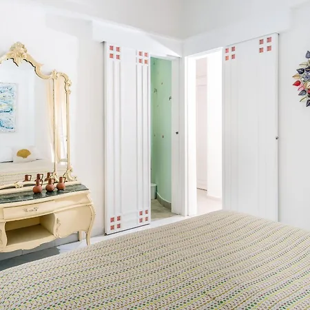 Sofia - Italian Escape マッサ・ルブレンセ