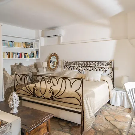 Sofia - Italian Escape マッサ・ルブレンセ