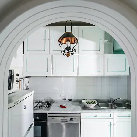 Sofia - Italian Escape マッサ・ルブレンセ