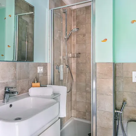 Sofia - Italian Escape *